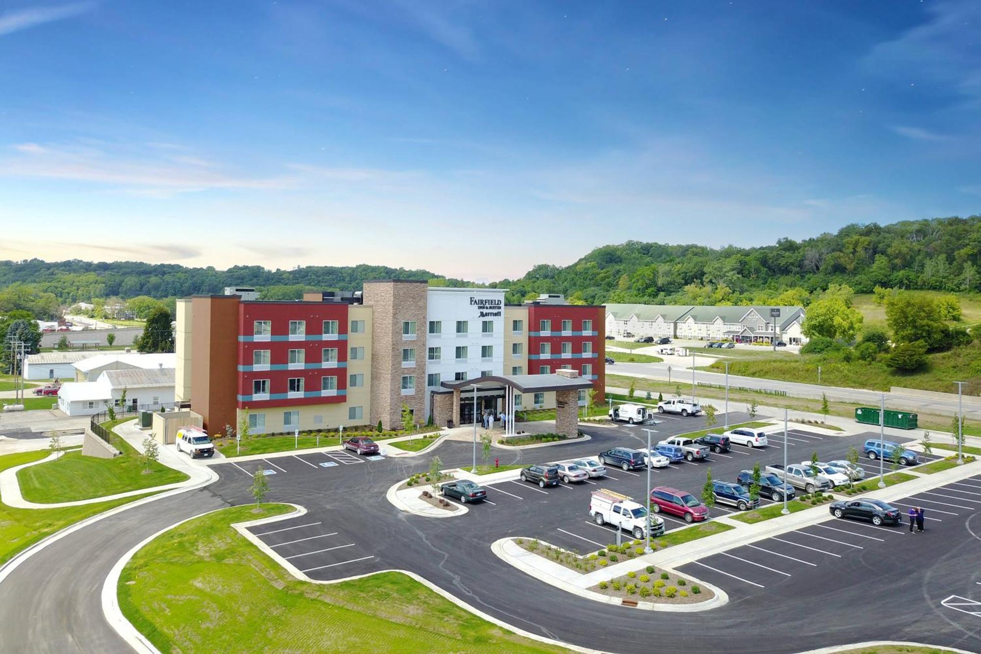 Fairfield Inn & Suites By Marriott Decorah Exterior photo